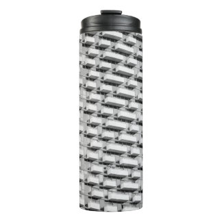 Graubetoniertes Gebäude Thermosbecher