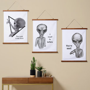 Graue Alien, die Wahrheit ist da draußen Wandteppich Mit Holzrahmen