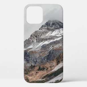 GRAUE BERGE MIT SCHNEE UMGEBEN MIT TR Case-Mate iPhone HÜLLE