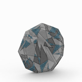 Graue Dreiecksausschnitte mit groben dunkelblauen  Fotoblock