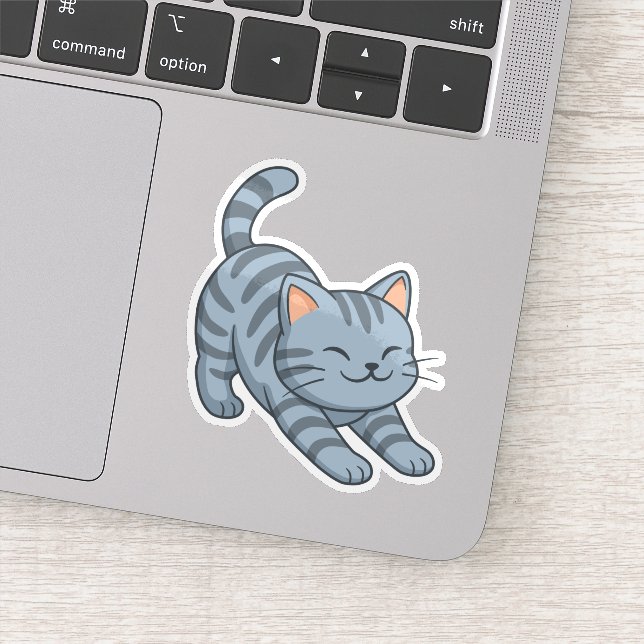 Graue getigerte Katze beim Strecken Aufkleber (Detail)