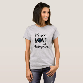 Graue Liebe und Fotokamera-Lens T-Shirt