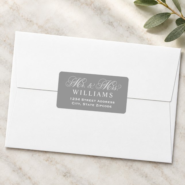Graue Mr-und-Mrs-Script-Hochzeitsadresse Adressaufkleber (Von Creator hochgeladen)
