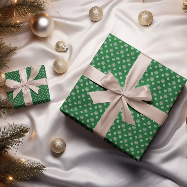 Graue Schneeflocken Geschenkpapier Set (Von Creator hochgeladen)