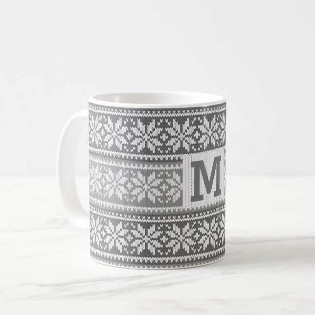 Graue Skandinavische Faux-Strickpullover-Monogramm Kaffeetasse (Vorderseite Links)
