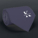 Graue Slate Eleganton Monogram   Name | beidseitig Krawatte<br><div class="desc">Ein eleganter, zweiseitiger Hals mit einem fett-weißen Monogramm auf einem glatten Slate Gray Hintergrund. Zusätzlich zu diesem Monogramm sitzt Ihr Vor- oder Nachname in allen Hauptstädte. Über 40 einzigartige Farben sind sowohl in einseitigen als auch in zweiseitigen Ausführungen erhältlich. Sie können sie durchsuchen, indem Sie auf den Link Sammlung klicken....</div>