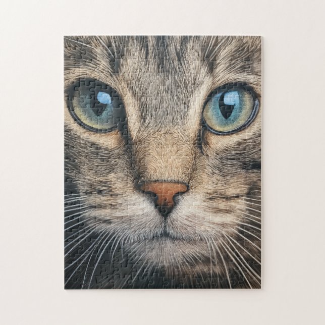 Graue Tischkatzennähe (Vertikal)