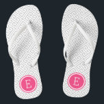 Graue und rosafarbene griechische Schlüsselmonogra Flip Flops<br><div class="desc">Maßgeschneiderte,  bedruckte Flop-Sandalen mit einem stilvollen,  modernen griechischen Schlüsselmuster und einem eigenen Monogramm oder einem anderen Text in einem Kreisrahmen. Klicken Sie auf Anpassen,  um Schriftart und Farben zu ändern oder eigene Bilder hinzuzufügen,  um ein einzigartiges Design zu erstellen!</div>