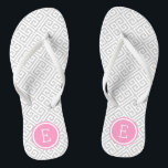Graue und rosafarbene griechische Schlüsselmonogra Flip Flops<br><div class="desc">Maßgeschneiderte,  bedruckte Flop-Sandalen mit einem stilvollen,  modernen griechischen Schlüsselmuster und einem eigenen Monogramm oder einem anderen Text in einem Kreisrahmen. Klicken Sie auf Anpassen,  um Schriftart und Farben zu ändern oder eigene Bilder hinzuzufügen,  um ein einzigartiges Design zu erstellen!</div>