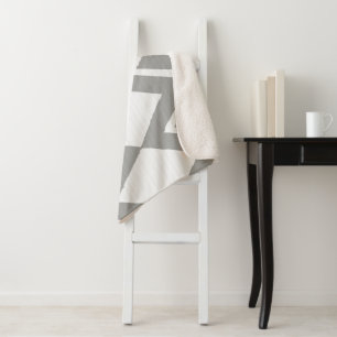 Graue und weiße Abstrakte moderne Zickzack Diamant Sherpadecke