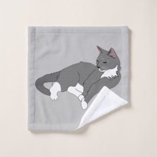Graue und weiße Tuxedo Katze Waschlappen