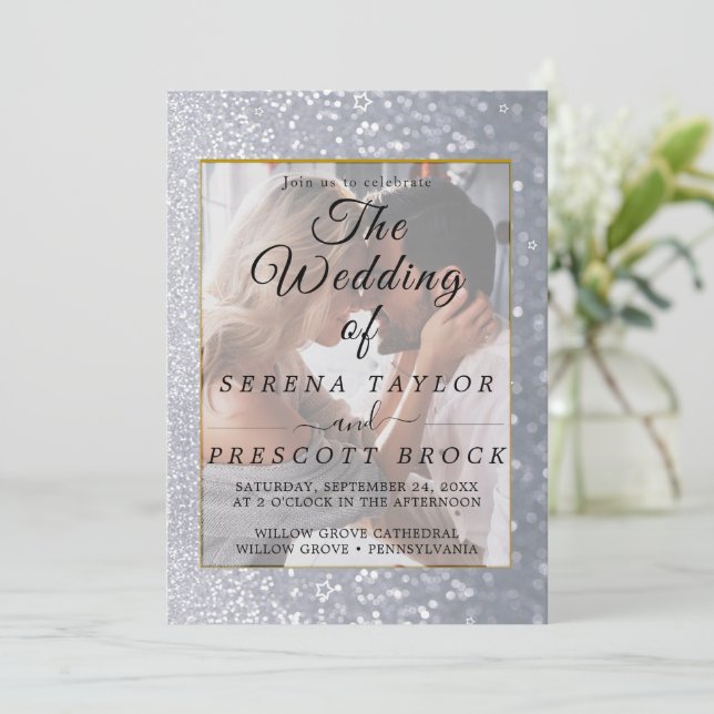Grauer Glitzer Elegant Vellum Hochzeit Einladung (Stehend Vorderseite)