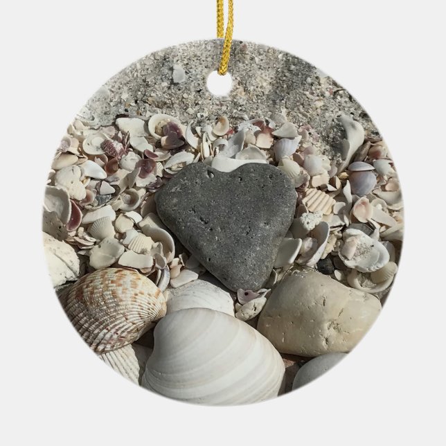 Grauer Herzstein auf der Strandverzierung Keramik Ornament (Vorne)