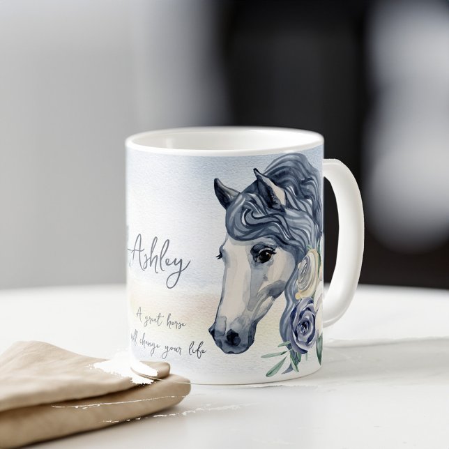Graues blaues Pferd mit personalisiertem Namen der Kaffeetasse (Grey blue horse with flowers personalized name coffee mug)