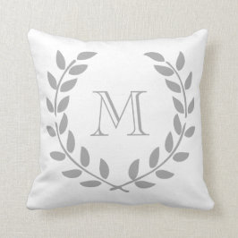 Graues Lorbeer-Kranz-Monogramm-Wurfs-Kissen Kissen