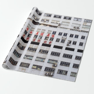 GRAUES MULTISTORY-GEBÄUDE MIT ROTEM ORIENTALISIERT GESCHENKPAPIER