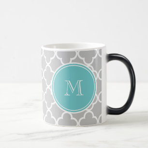 Graues Quatrefolienmuster, Aquamarines Monogramm Verwandlungstasse