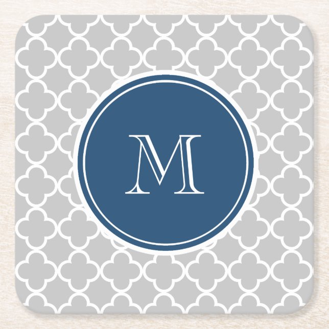 Graues Quatrefolienmuster, Navy Blue Monogram Rechteckiger Pappuntersetzer (Vorderseite)