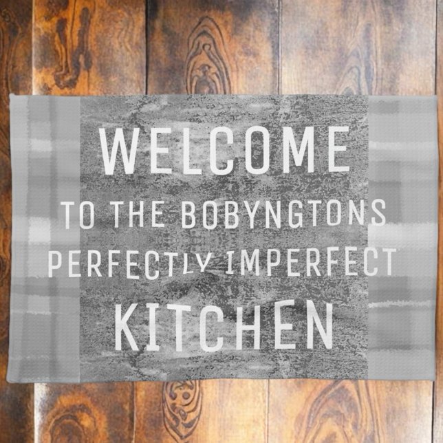 Graues Sprichwort, der gerne seltsam kocht Geschirrtuch (Von Creator hochgeladen)