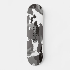 Graues Tarnmuster Skateboard