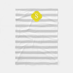 Graues und gelbes Streifen-Monogramm Fleecedecke