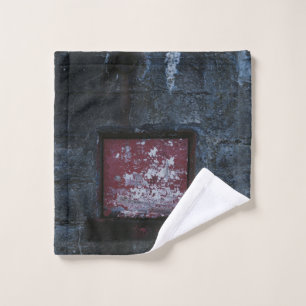Graues und rotes Wandregal Waschlappen