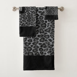 Graues und schwarzes Leopardenmuster mit Monogramm Badhandtuch Set