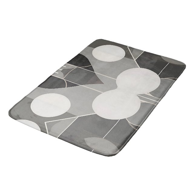 Graues und weißes geometrisches Design mit Schaltk Badematte (Schrägansicht)