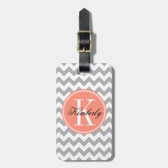 Graues Zickzack mit korallenrotem Monogramm Gepäckanhänger (Vorderseite vertikal)