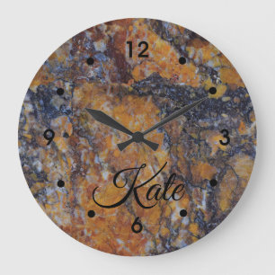 Graugelber Ocker-Rost-Marmor-Bild Schwarzer Name Große Wanduhr