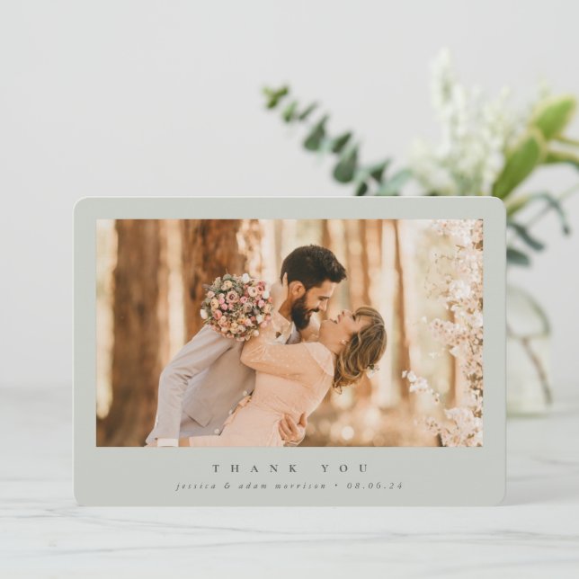 Graugrünes Elegantes Minimal Single Foto Hochzeit Dankeskarte (Stehend Vorderseite)