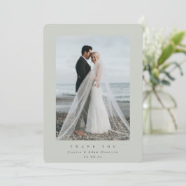 Graugrünes Ultra-Minimal-Single-Foto Hochzeit Dankeskarte
