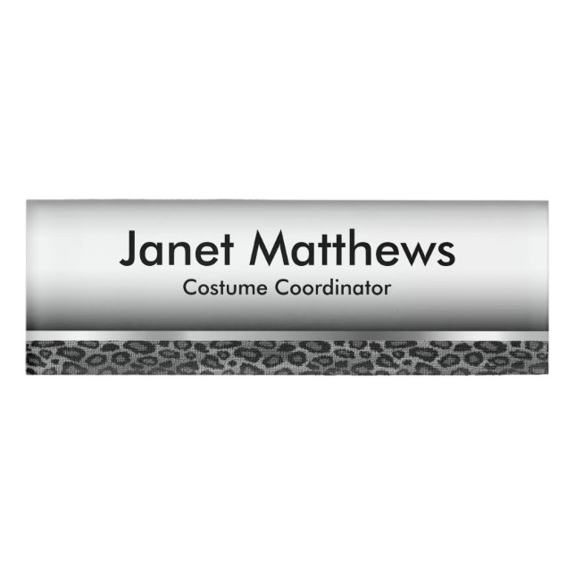 Grauleopard und Silbermetall Namenschild (Vorderseite)