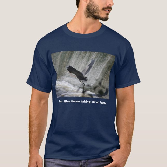 Graureiher, der an den Fällen sich entfernt T-Shirt (Vorderseite)