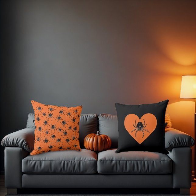 Grauspinnen Kissen (Von Creator hochgeladen)