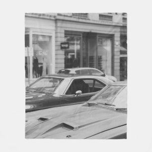 GRAUSTUFENFOTOGRAFIE VON AUTOS AUF DER STRASSE NEB FLEECEDECKE