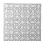 Grauweiß, modernes geometrisches Blumenmuster Fliese<br><div class="desc">Grauweiße, moderne geometrische Blumenmuster Keramik</div>