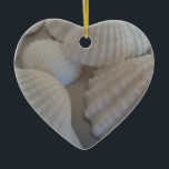 Grauweiß, Muscheln, Sea Muschel Summer Beach Liebe Keramikornament<br><div class="desc">Grauweiß,  Muscheln,  Sea Muschel Summer Beach Liebe</div>