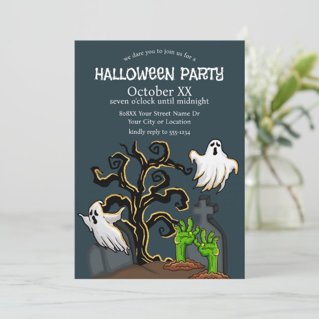 Graveyard Zombie und Geister Niedliches Halloween- Einladung (Stehend Vorderseite)