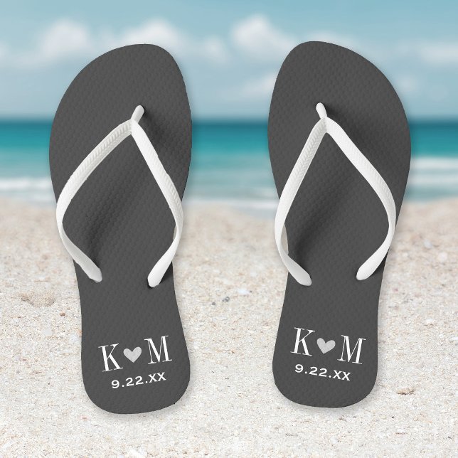 Gray and Charcoal Moderne Wedding Monogram Flip Flops (Von Creator hochgeladen)