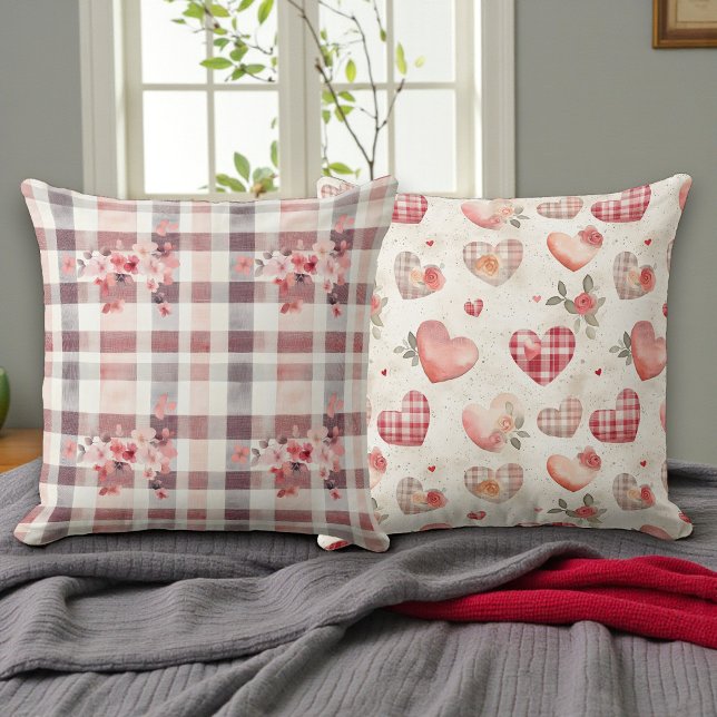 Gray and Red Gingham Hearts Double Sided Kissen (Von Creator hochgeladen)