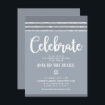 Gray Bar Mitzvah Silver Tallit Bold Modern Simple Begleitkarte<br><div class="desc">Seien Sie stolz, freuen Sie sich und präsentieren Sie diesen Meilenstein Ihres Lieblings-Bar Mitzvah! Fügen Sie diese coole, einzigartige, moderne, personalisierte Einlage für zusätzliche Informationen zu Ihrer Veranstaltung ein. Fett, weiße Schrift Typografie, Star of David und ein weicher grauer und silberner Glitzer gestreift tallit inspirierte Grafik-Overlay ein einfaches, leichteres, weiches...</div>