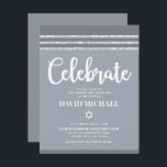 Gray Bar Mitzvah Silver Tallit Bold Modern Simple Begleitkarte<br><div class="desc">Seien Sie stolz, freuen Sie sich und präsentieren Sie diesen Meilenstein Ihres Lieblings-Bar Mitzvah! Fügen Sie diese coole, einzigartige, moderne, personalisierte Einlage für zusätzliche Informationen zu Ihrer Veranstaltung ein. Fett, weiße Schrift Typografie, Star of David und ein weicher grauer und silberner Glitzer gestreift tallit inspirierte Grafik-Overlay ein einfaches, leichteres, weiches...</div>