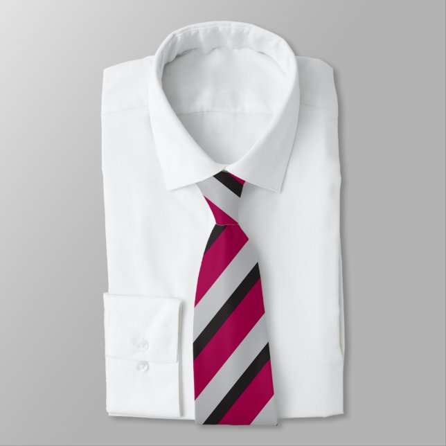 Gray Black & Burgundy Regimental Strip Krawatte (Gebunden)
