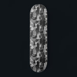 Gray Camouflage Cats Pattern Gray Kitty Cats Camou Skateboard<br><div class="desc">Cat Lover's Skateboard. Graues Tarnmuster mit niedlichen,  lustigen und coolen Katzen und Kätzchen. Besuchen Sie Jenn’s Doodle World für noch mehr Produkte mit diesem originellen Katzen-Design,  sowie für weitere Geschenke zum Thema Haustiere.</div>