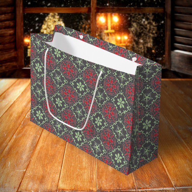 Gray Elegant Nordic Winter Snowflake Trendy Große Geschenktüte (Red and green snowflake pattern grey gift bag.)