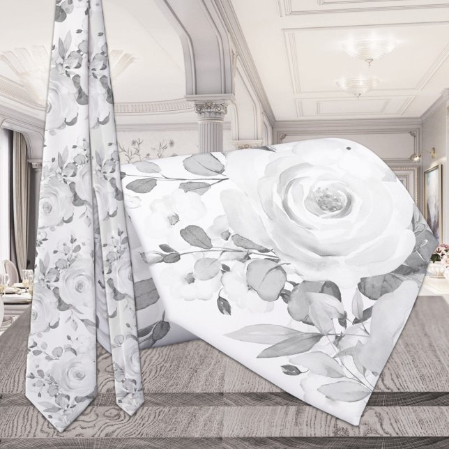 Gray Eucalyptus White Peony Wedding Floral Krawatte (Von Creator hochgeladen)