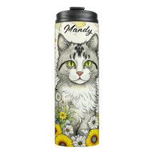 Gray Kitty Cat Sitzen in Blume