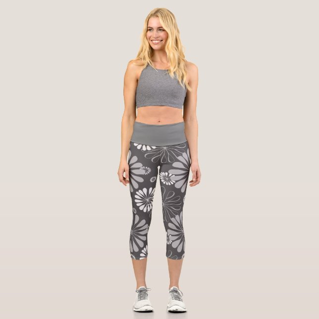 Gray Mandala Capri Leggings (Vorderseite)