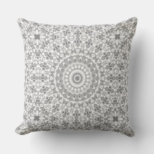 Gray Mandala Geometric Pattern Kissen